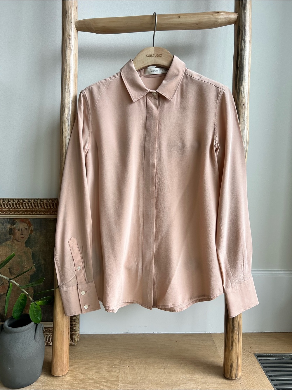 SuitStudio Classic Silk Button-Front Shirt in Blush Pink